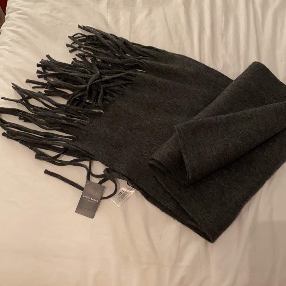 NWT Lucky Brand Blanket Scarf - Gray